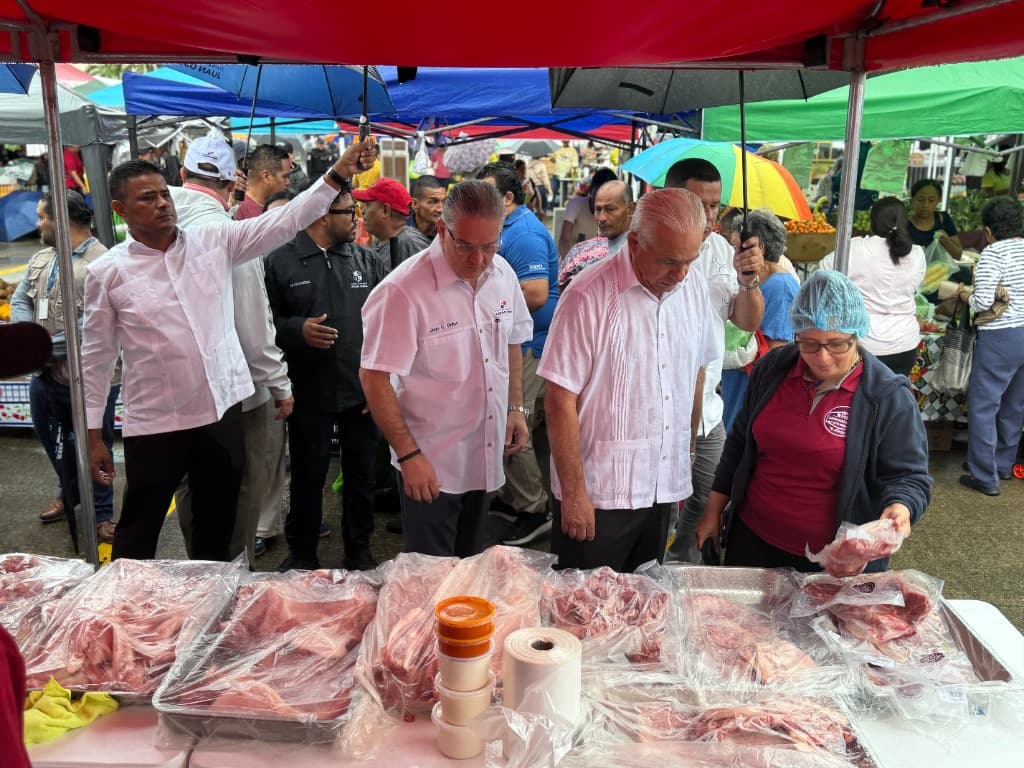 Feria comunitaria de alimentos frescos y a bajo costo en Juan Díaz